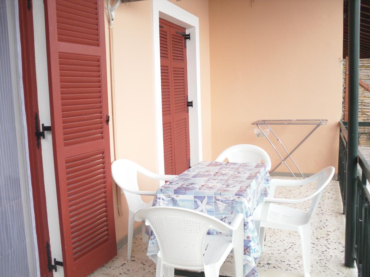 Apartamento Spiti Kritikos Benitses  Exterior foto